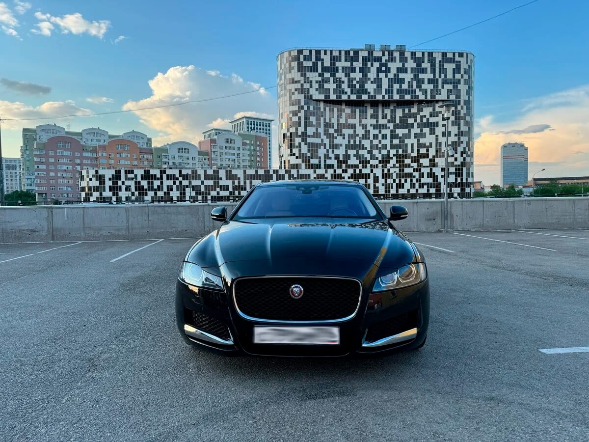 Jaguar XF аренда