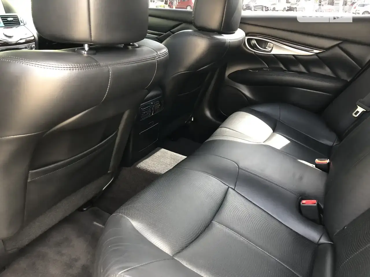 Аренда Infiniti Q70 Аренда Infiniti Q70